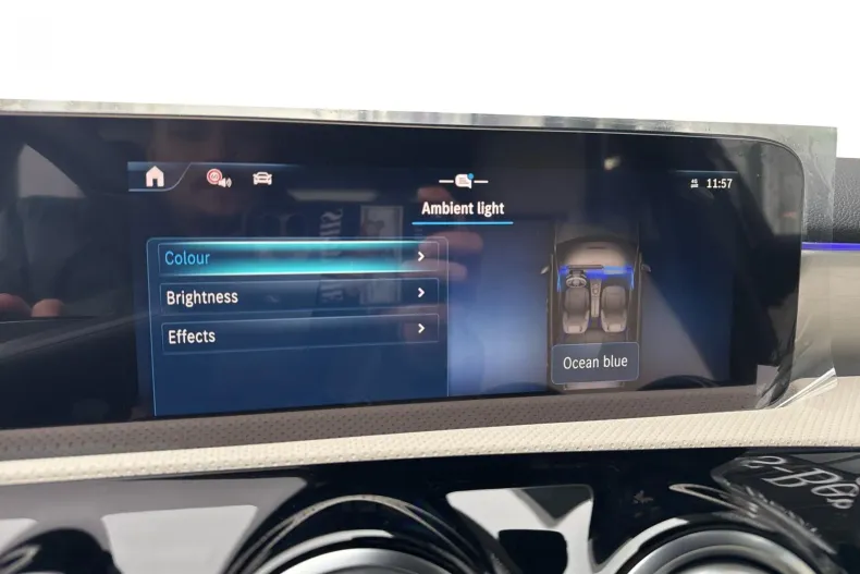 Mercedes-Benz A din 2024 cu 5 km - oferta MER135657 - foto 17