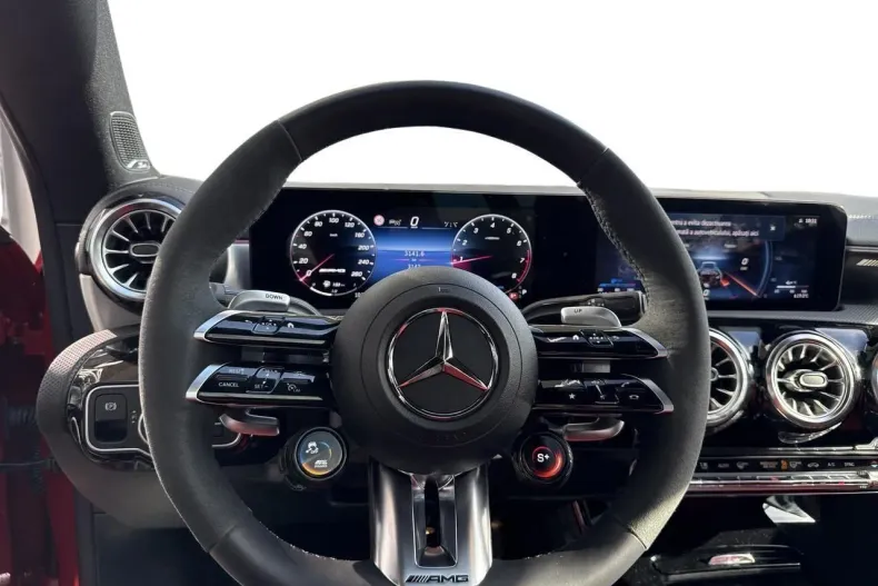 Mercedes-Benz CLA din 2023 cu 3.144 km - oferta MER135662 - foto 8
