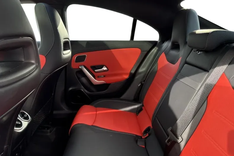 Mercedes-Benz CLA din 2023 cu 3.144 km - oferta MER135662 - foto 11