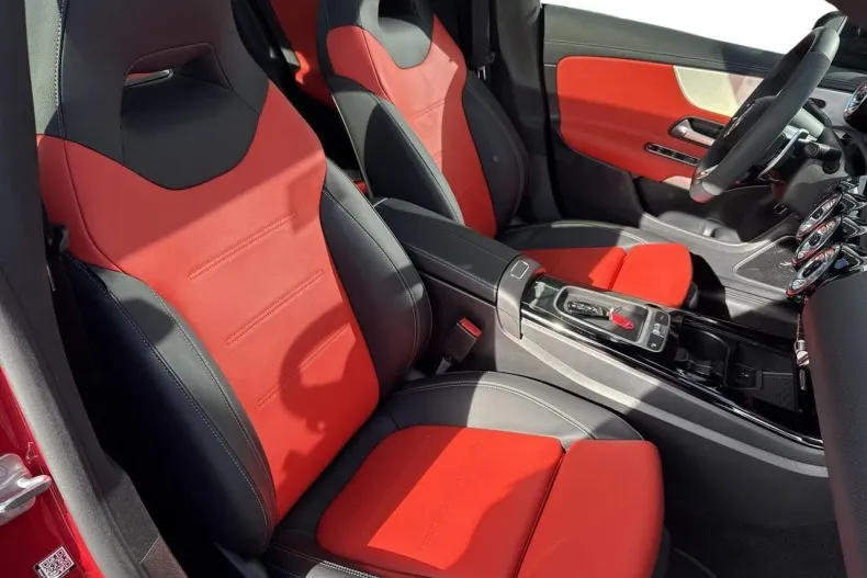 Mercedes-Benz CLA din 2023 cu 3.144 km - oferta MER135662 - foto 18