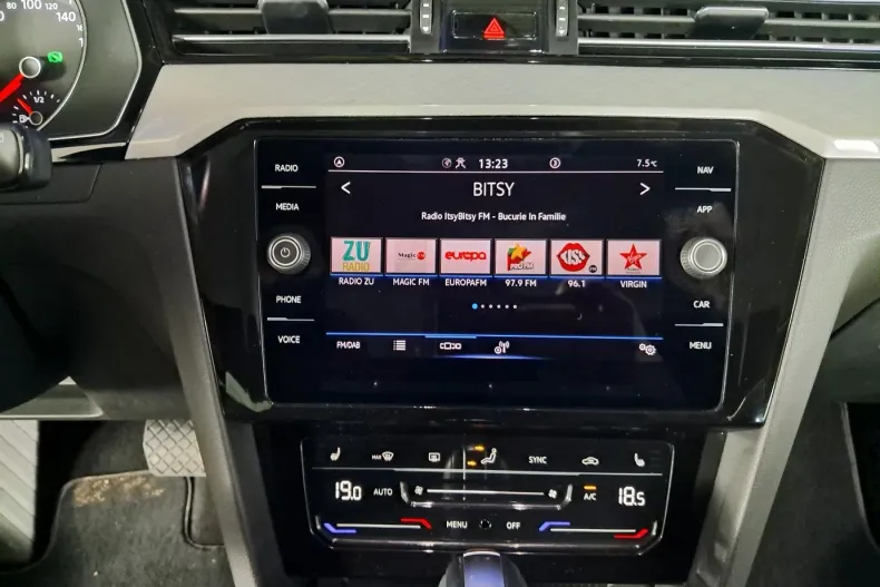 Volkswagen Passat din 2022 cu 99.563 km - oferta VOL135678 - foto 15