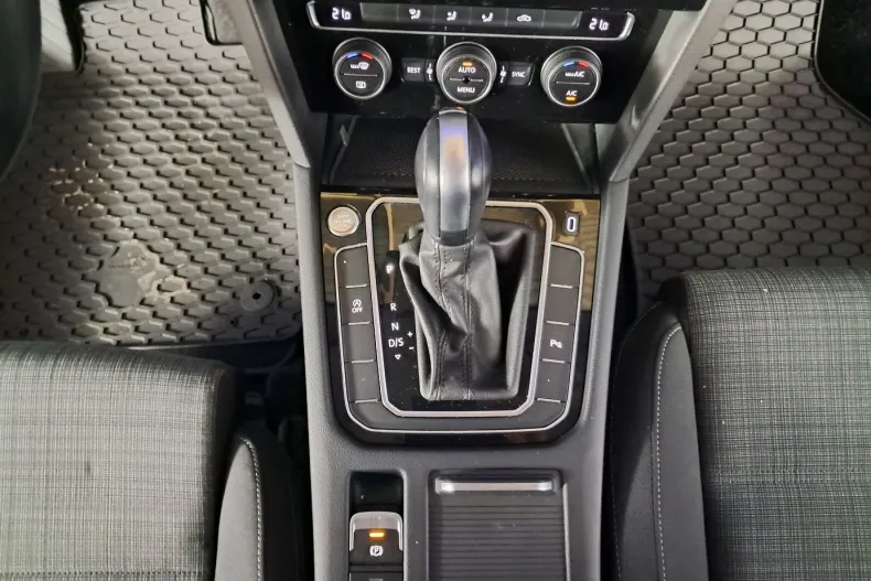 Volkswagen Passat din 2020 cu 65.041 km - oferta VOL135704 - foto 16