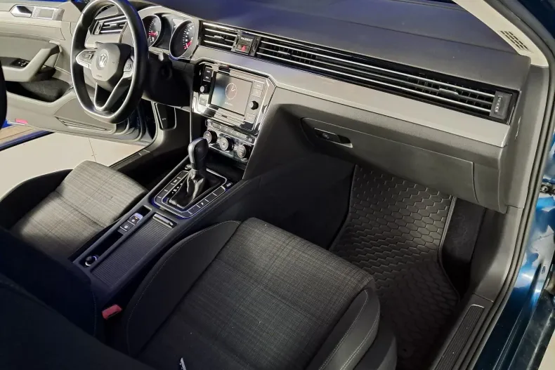 Volkswagen Passat din 2020 cu 65.041 km - oferta VOL135704 - foto 17