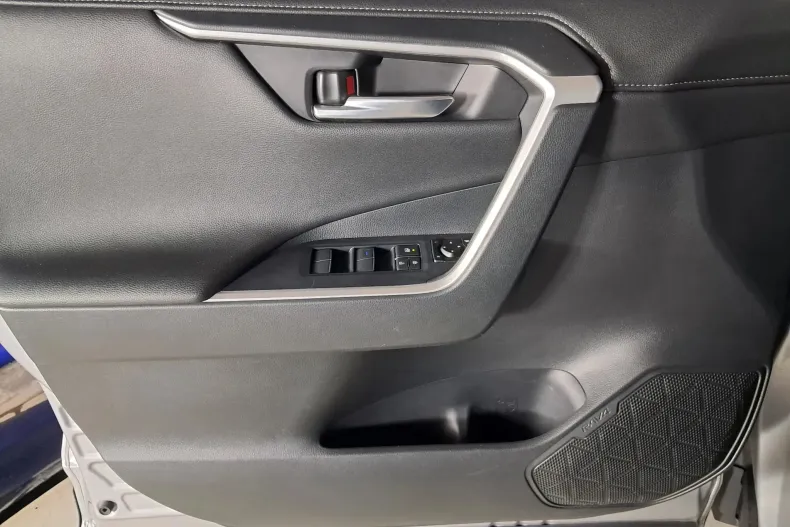 Toyota RAV4 din 2019 cu 112.257 km - oferta TOY135727 - foto 9