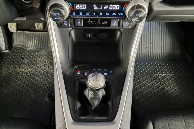 Toyota RAV4 din 2019 cu 112.257 km - oferta TOY135727 - foto 17