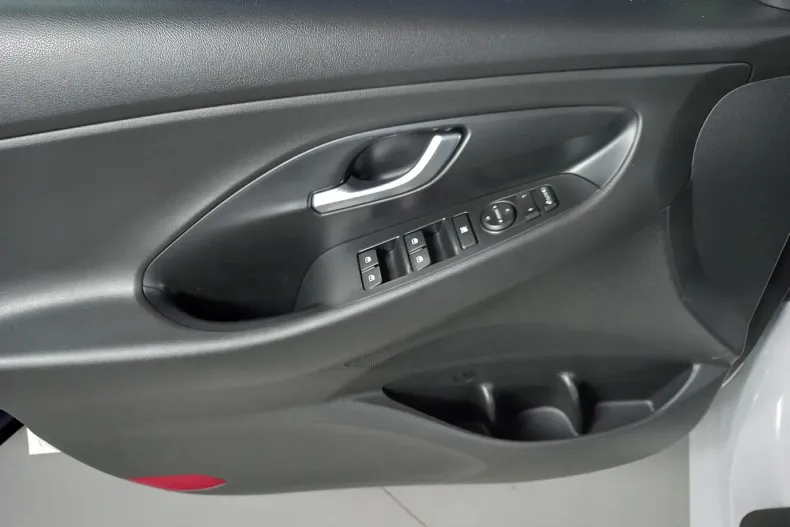 Hyundai i30 din 2021 cu 68.414 km - oferta HYU135739 - foto 9