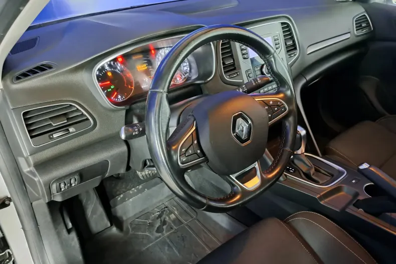 Renault Megane din 2021 cu 68.450 km - oferta REN135743 - foto 10