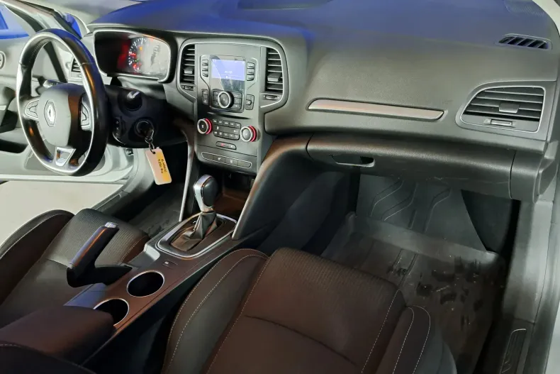 Renault Megane din 2021 cu 68.450 km - oferta REN135743 - foto 17