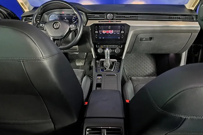 Volkswagen Passat din 2019 cu 106.592 km - oferta VOL135750 - foto 15