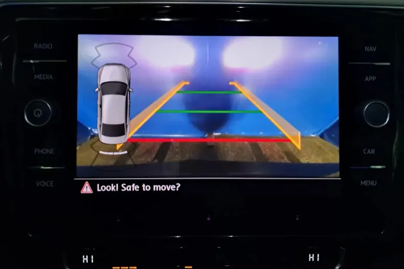 Volkswagen Passat din 2019 cu 106.592 km - oferta VOL135750 - foto 17