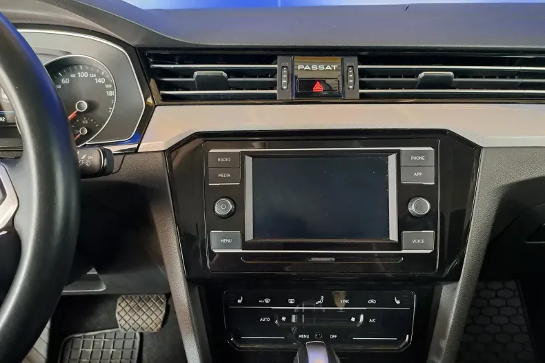 Volkswagen Passat din 2021 cu 100.493 km - oferta VOL135751 - foto 15