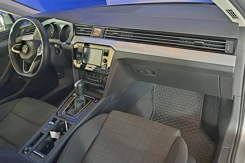 Volkswagen Passat din 2021 cu 100.493 km - oferta VOL135751 - foto 17