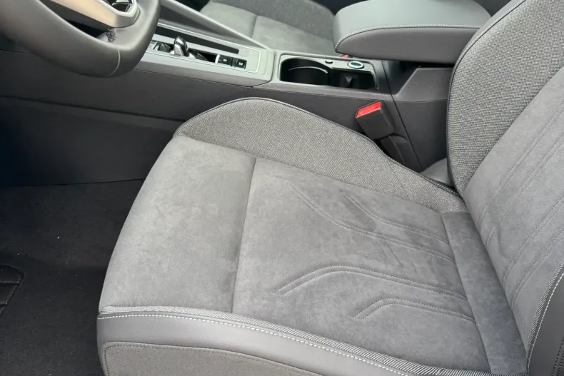 Volkswagen Golf din 2025 cu 10 km - oferta VOL135771 - foto 20