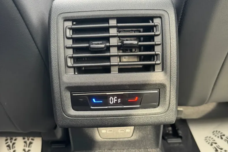 Volkswagen Golf din 2025 cu 10 km - oferta VOL135771 - foto 24