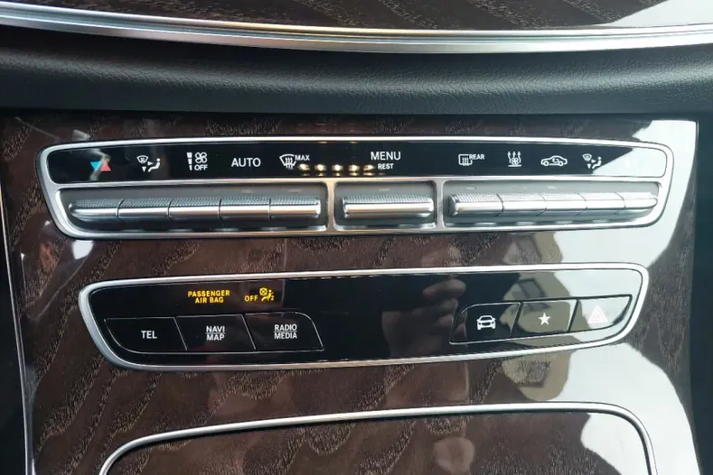 Mercedes-Benz E din 2021 cu 75.300 km - oferta MER135787 - foto 22