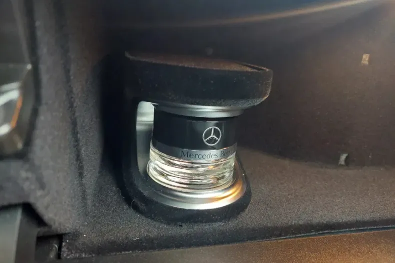 Mercedes-Benz E din 2021 cu 75.300 km - oferta MER135787 - foto 31