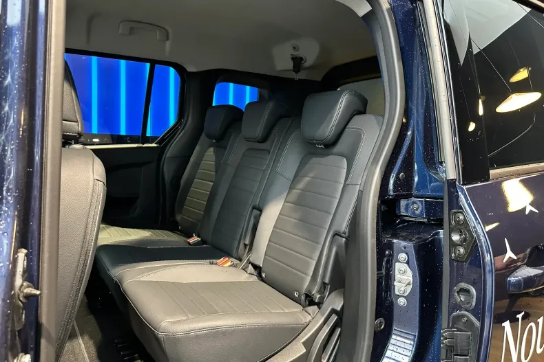 Mercedes-Benz EQT din 2023 cu 3.000 km - oferta MER135836 - foto 11