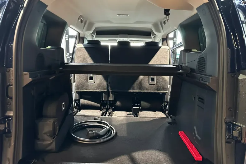 Mercedes-Benz EQT din 2023 cu 3.000 km - oferta MER135836 - foto 17