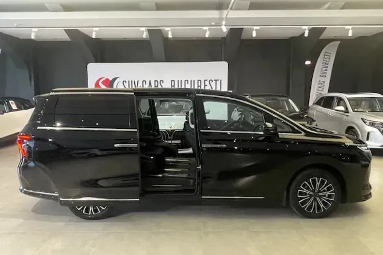 Forthing V9 din 2025 cu 18 km - oferta FOR135872 - foto 7