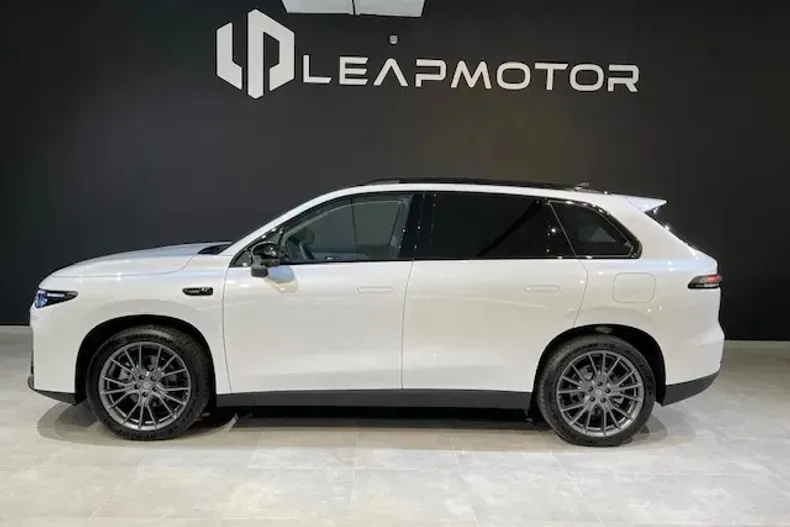 Leapmotor C10 din 2025 cu 7 km - oferta LEA135878 - foto 7