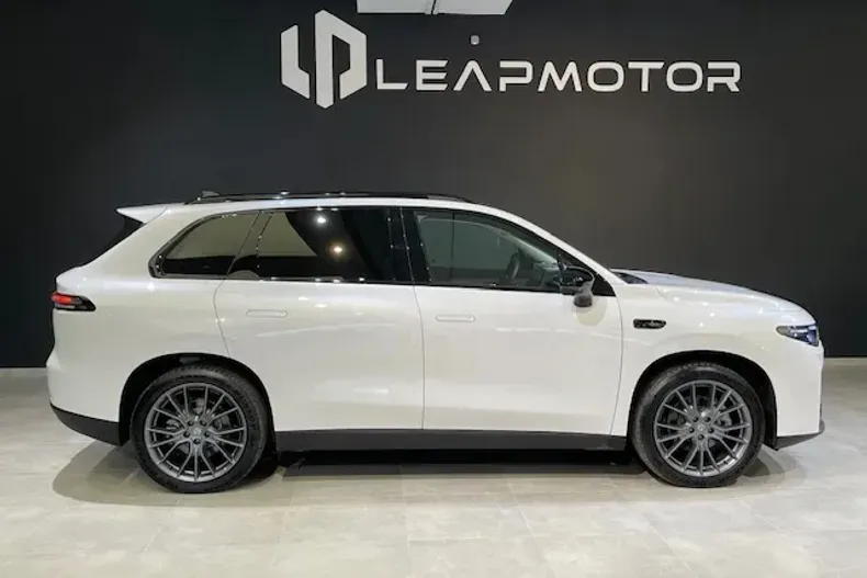 Leapmotor C10 din 2025 cu 7 km - oferta LEA135878 - foto 9