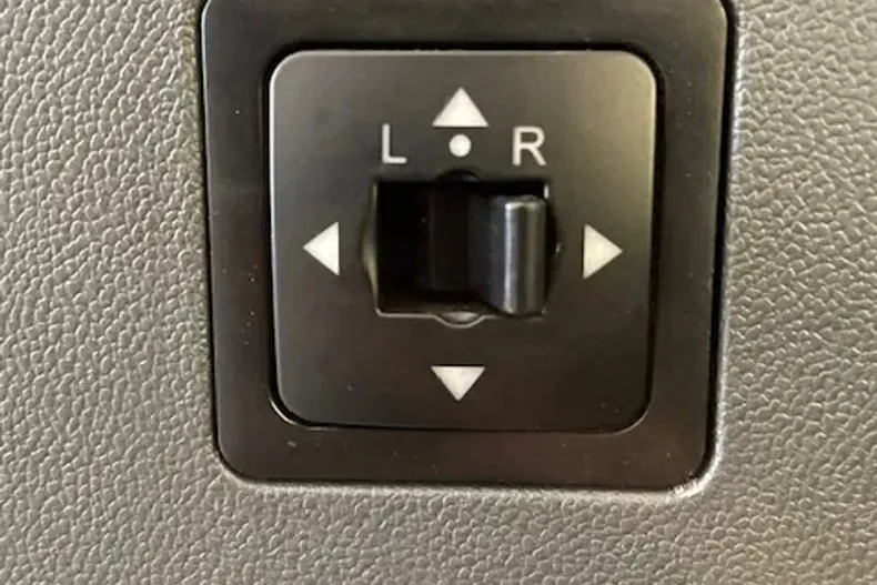 XEV YOYO din 2023 cu 7 km - oferta XEV135880 - foto 22