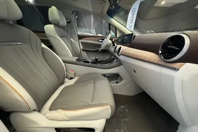 Forthing 4 Yacht din 2024 cu 8 km - oferta FOR135886 - foto 16