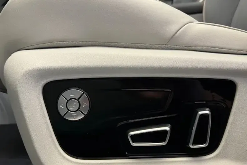 Forthing 4 Yacht din 2024 cu 8 km - oferta FOR135886 - foto 29