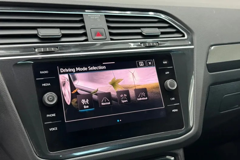 Volkswagen Tiguan din 2020 cu 130.621 km - oferta VOL135903 - foto 18