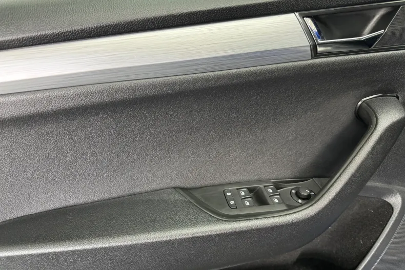 Skoda Superb din 2021 cu 136.461 km - oferta SKO135908 - foto 12