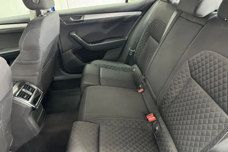 Skoda Superb din 2021 cu 136.461 km - oferta SKO135908 - foto 13