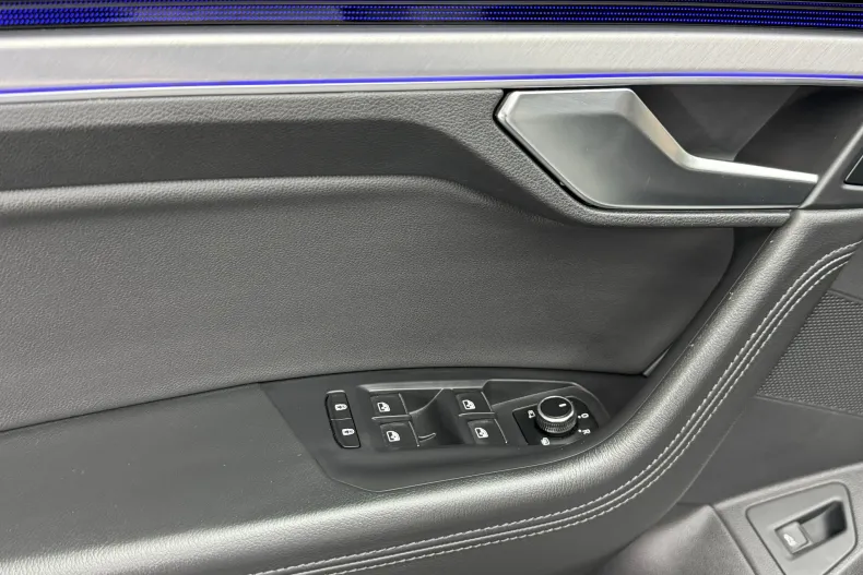 Volkswagen Touareg din 2020 cu 61.342 km - oferta VOL135909 - foto 17