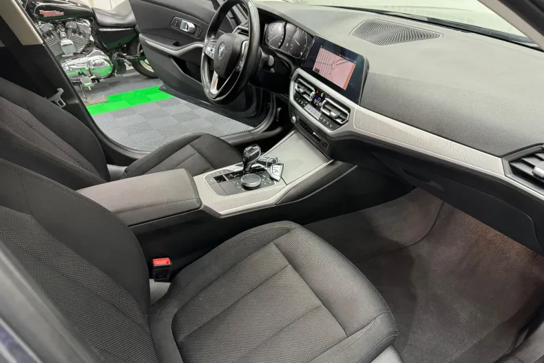 BMW Seria 3 din 2020 cu 84.997 km - oferta BMW135933 - foto 16