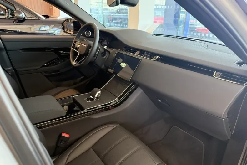 Land Rover Range Rover Evoque din 2025 cu 1 km - oferta LAN135982 - foto 6