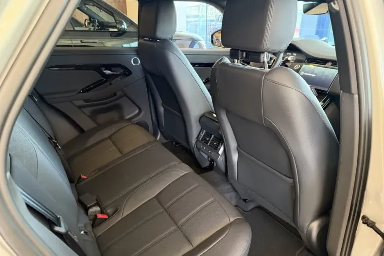 Land Rover Range Rover Evoque din 2025 cu 1 km - oferta LAN135982 - foto 9