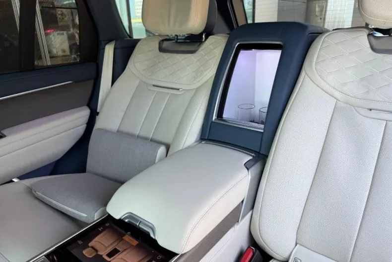 Land Rover Range Rover din 2025 cu 300 km - oferta LAN135990 - foto 9