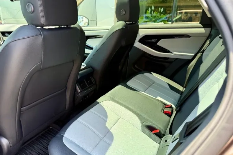 Land Rover Range Rover Evoque din 2024 cu 50 km - oferta LAN135992 - foto 6