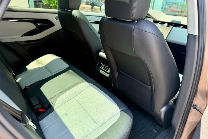 Land Rover Range Rover Evoque din 2024 cu 50 km - oferta LAN135992 - foto 8