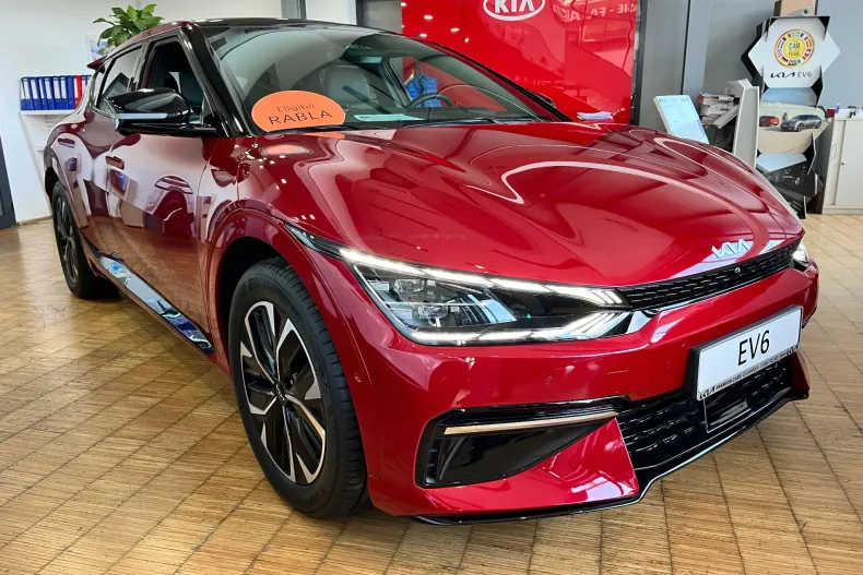 Kia EV6 din 2023 cu 21 km - oferta KIA136000 - foto 1