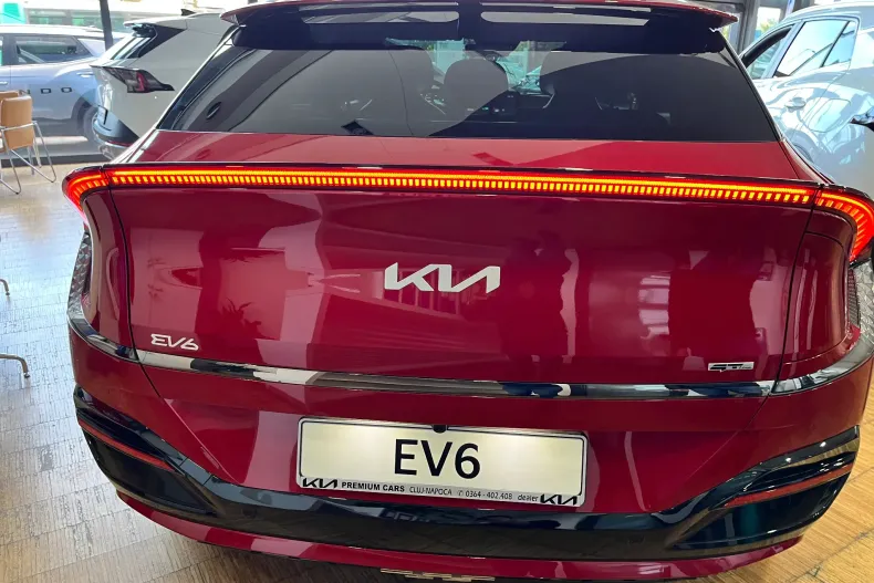 Kia EV6 din 2023 cu 21 km - oferta KIA136000 - foto 4
