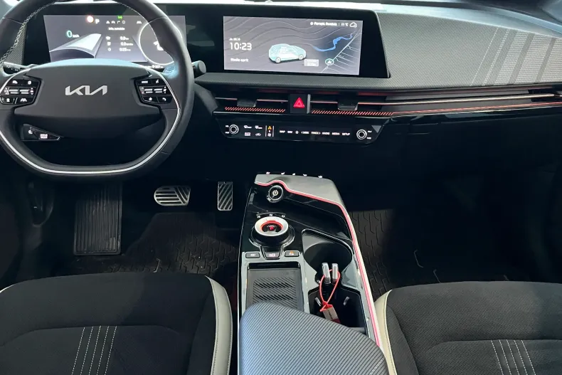 Kia EV6 din 2023 cu 21 km - oferta KIA136000 - foto 9