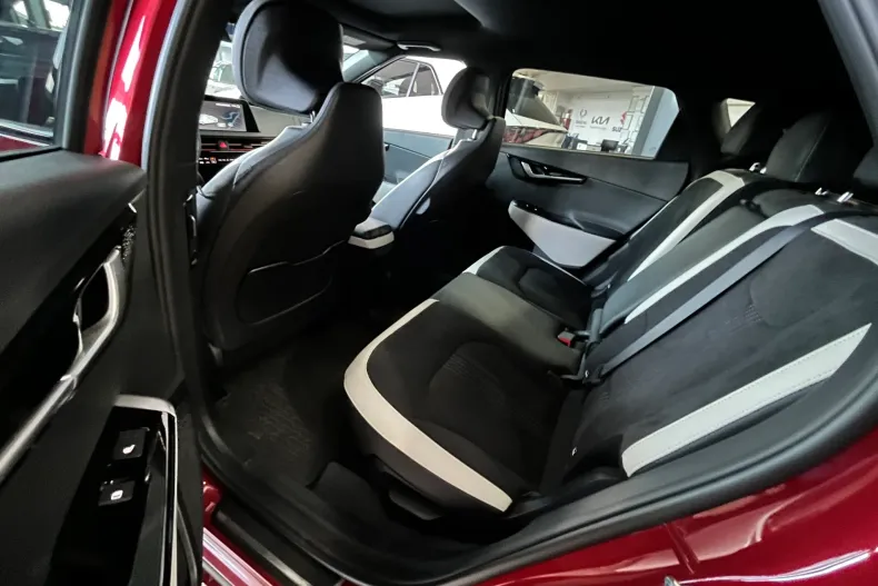 Kia EV6 din 2023 cu 21 km - oferta KIA136000 - foto 10