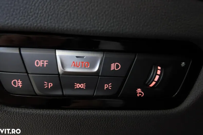 BMW Seria 3 din 2024 cu 12.300 km - oferta BMW136057 - foto 17