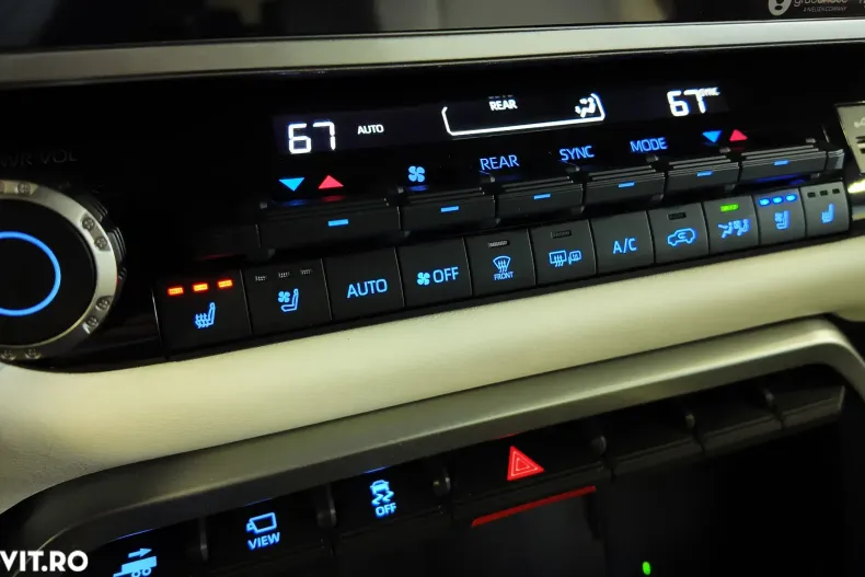 Toyota Sequoia din 2024 cu 2.700 km - oferta TOY136073 - foto 30