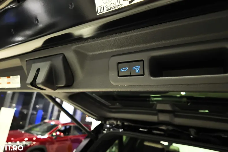 Toyota Sequoia din 2024 cu 2.700 km - oferta TOY136073 - foto 38