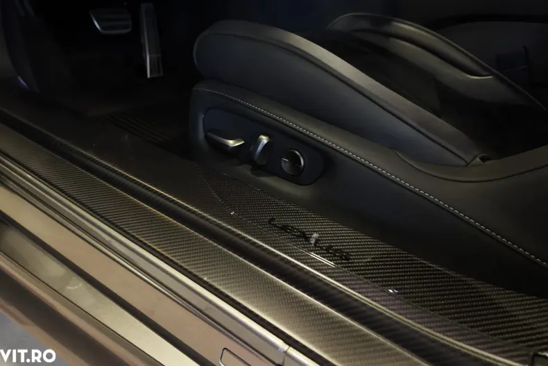 Lexus LC 500h din 2019 cu 56.200 km - oferta LEX136080 - foto 13