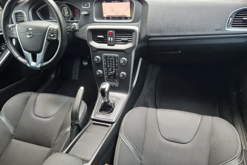 Volvo V40 din 2019 cu 142.000 km - oferta VOL136130 - foto 11