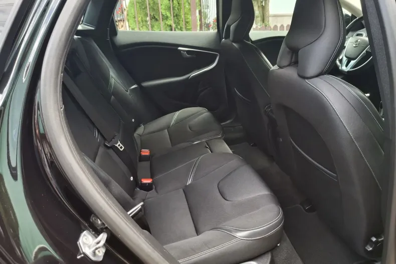 Volvo V40 din 2019 cu 142.000 km - oferta VOL136130 - foto 16