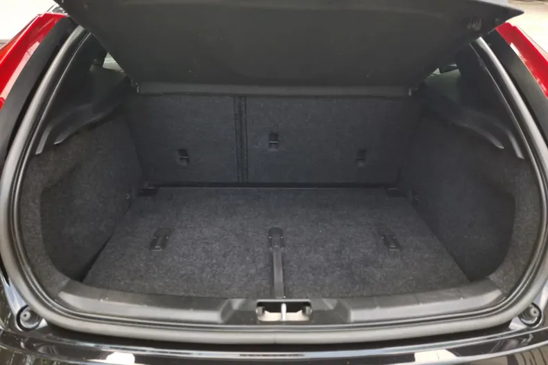 Volvo V40 din 2019 cu 142.000 km - oferta VOL136130 - foto 18