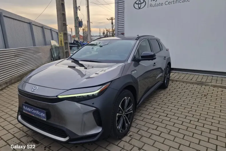 Toyota bZ4X din 2022 cu 14.179 km - oferta TOY136163 - foto 3